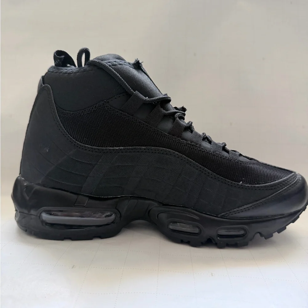 Nike Men's Black High-Top Air-Cushioned Sneakers